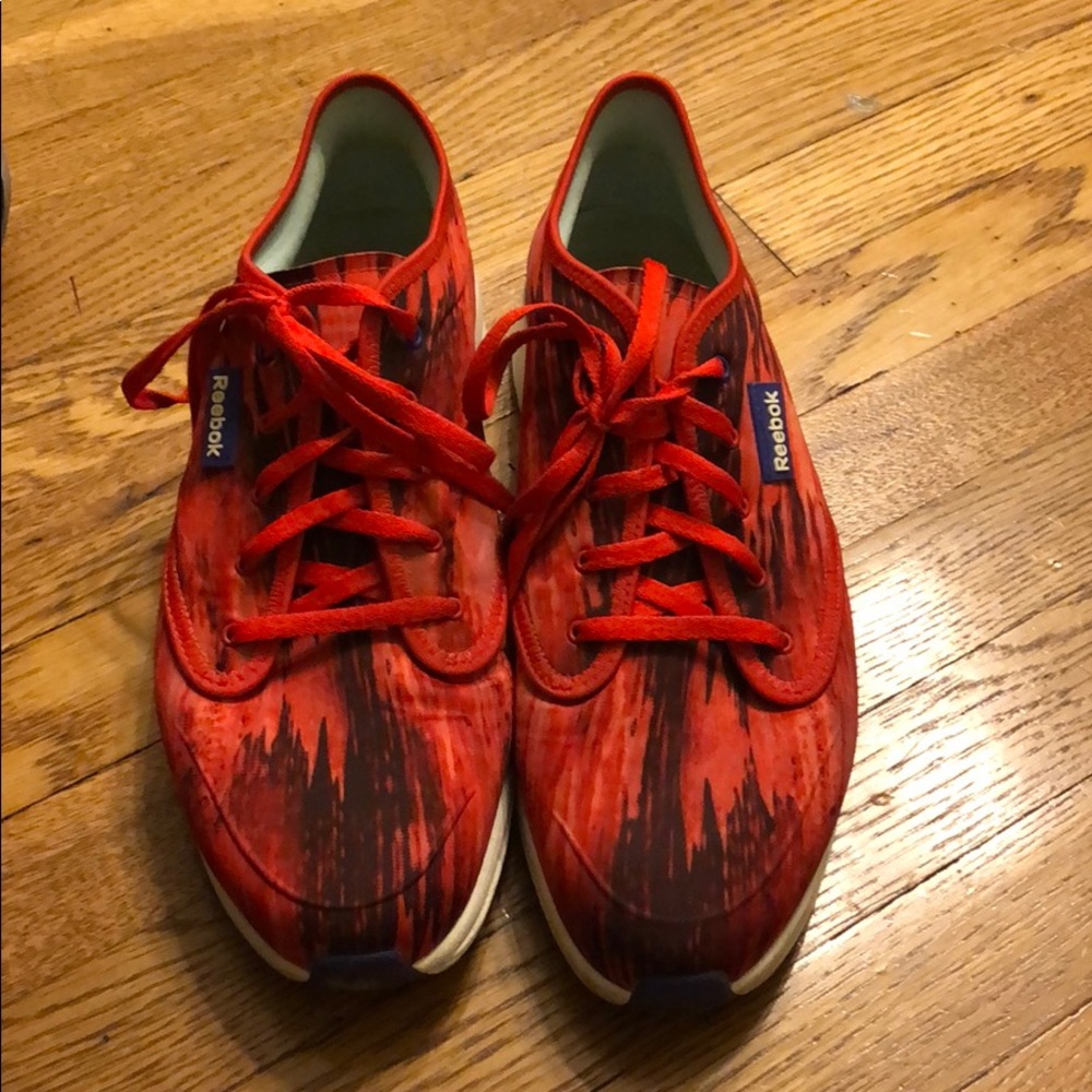 LIKE NEW: Reebok Fashion Sneakers